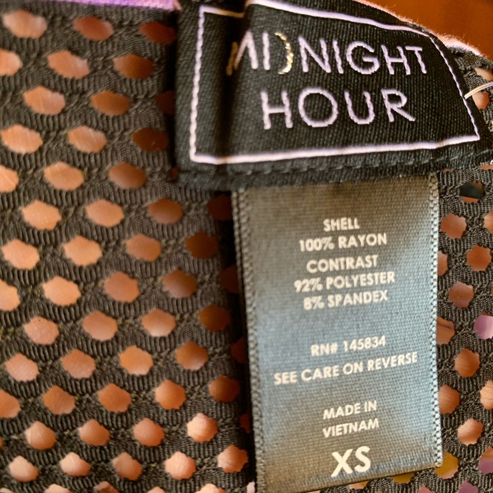 Glitter Skull Top - Picture 7 of 11